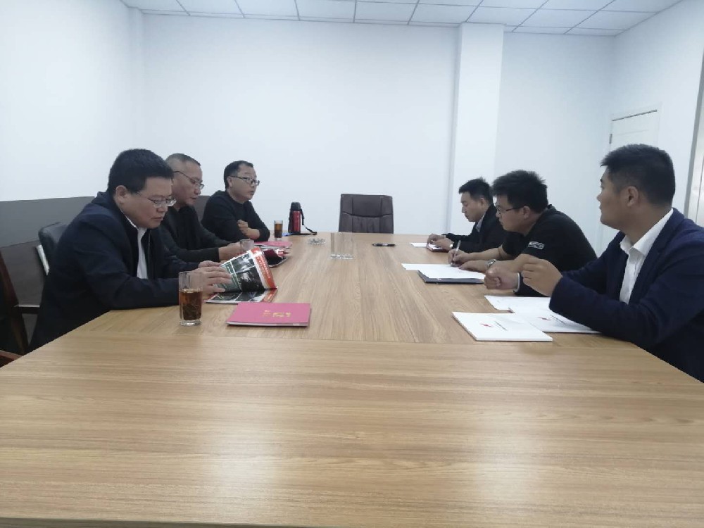 湖南湘潭公路局领导到公司参观考察